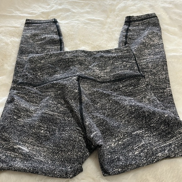 Lululemon Raw Edge Legging - Picture 7 of 10